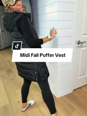 The perfect weight and length for fall 🍂 I’m 5’2” 127-130 in a Medium #puffervest #vest #falloutfits #outerwear @Imily Bela 