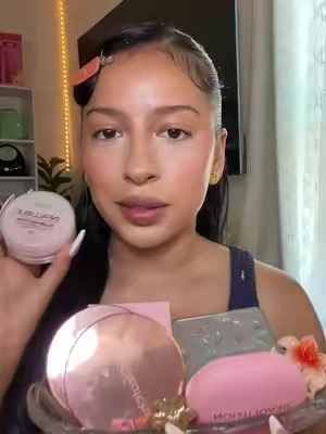 Definitely a must have 🙈 #beautycreationscosmetics #foryoupage #powders #makeupcontent #ilovemakeup 