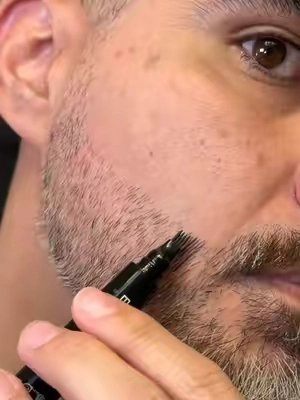 Haz presencia con tu barba 💨 rellena esos espacios vacíos en par de segundos 😎 #beard #beardhacks #beardproducts #TikTokshopbacktoschool  @Luxe Hide Empoewe 