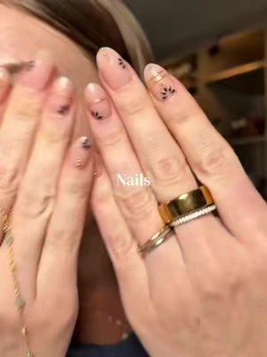 I think I’m a professional press on nail girl at this point 😭👀 #glamnetic #pressonnails #diynails #nailinspo 