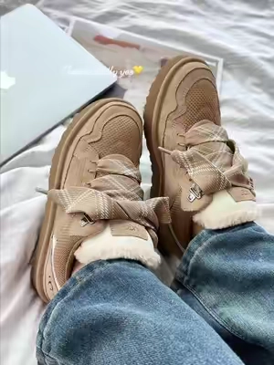 Cute. comfy. Totally obsessed 🤩 #ugg #sand #flykicks #womenshoes #fyp 
