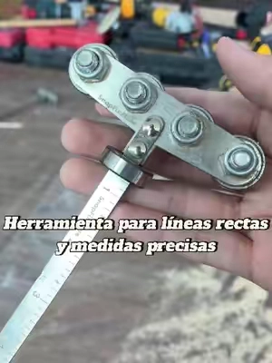 ¿Te cuesta hacer cortes precisos en madera? 📏🪵 Estas pinzas de posicionamiento te ayudan a medir, marcar y cortar con precisión. ¡Perfectas para carpintería y proyectos DIY! 🔥🛒 #Carpinteria #Herramientas #TrabajoEnMadera #DIY #TikTokMadeMeBuyIt 