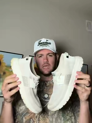 Final sale on the best @HeyDude shoes ever made! 🔥 #tiktokshopcreatorpicks #TikTokshopbacktoschool #HEYDUDE #sliponshoes #heydudeshoes 