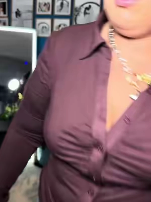 These button downs make me feel classy and pretty #prettygarden #buttondown #womensfashion #plussizefashion 