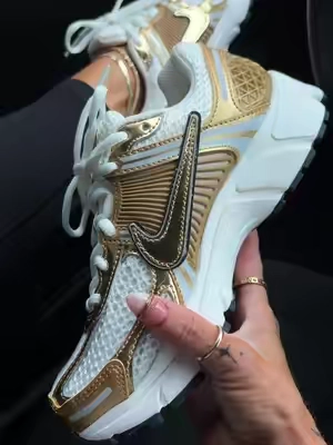 Nike Zoom Vomero 5 in metallic gold🔥👌🏼 @Fly Kicks #nike #nikezoomvomero5 #TikTokshopbacktoschool 