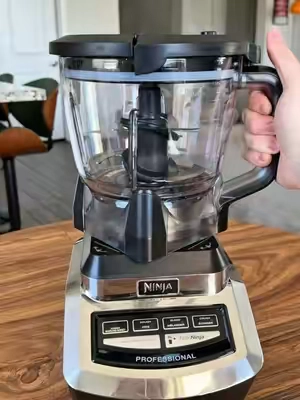 3 kitchen appliances in 1 🤩 #kitchenappliance #kitchenfinds #blender #foodprocessor #ninjablender 