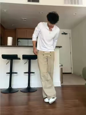 unique and not too baggy 😮‍💨 #inflation #pants #mensfashion 