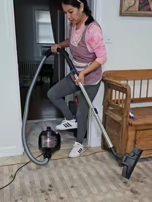 Respuesta a @h.n.catracha No es pesada, es económica y tiene buena succión no necesita bolsa Eureka WhirlWind Bagless Canister  #limpiandolacasa #tips #housekeeping #cleaninghacks #vacumm 