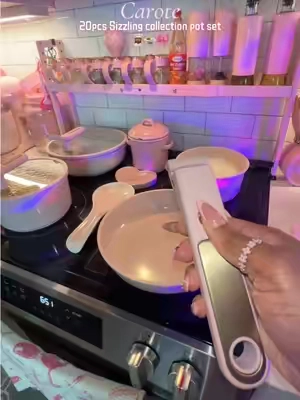 This entire sizzling collection is beyond beautiful #carotecookware #potsandpans #cookwareset #pinkaesthetic #nonstickpot 