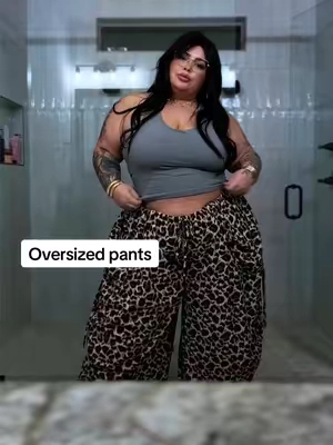 Wearing the 3X as a size 18 & 5’7 👏 @Chic Curves Shop 🛍️🎀 #plussizefashion #curvyfashion #TikTokshopbacktoschool #vacationoutfits #OOTD 