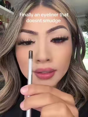 This eyeliner glides on SO creamy but still sets down waterproof + smudge-proof 👏 #GelEyeliner #waterproofeyeliner #Eyeliner #mypallete #tiktokshopcosmetics 