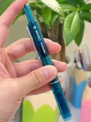 For the busy worker whose pen is always in hand, these retractable fountain pens are a total game-changer!! So smooth and never smudges!!!😍😍😍#pen #stationery #nurselife #cursive #backtoschoolshopping 