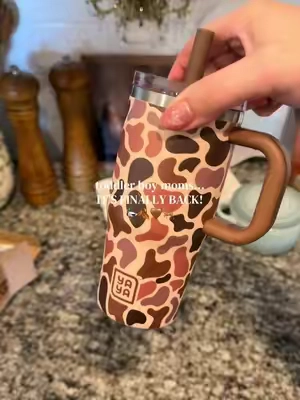 The viral camo toddler tumbler is finally back in stock! 🦆🍂 Don’t wait because this one won’t last long again 😮‍💨🤎🦌🌲 #toddlertumbler #toddlercup #toddlerboymom #toddlerboys #sippycup 