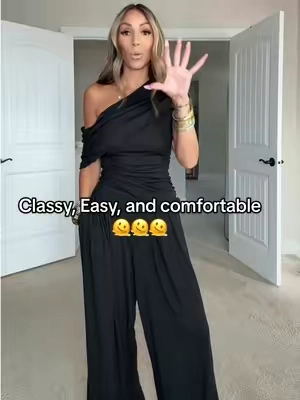 Oh my you love this 2 piece outfit. 🫠🫠So chic and extremely comfortable. Really easy set to throw on when you don’t wanna think about an outfit. 💕So cute. 😍😍