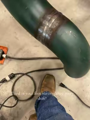 If you work 10–12 hours on your feet, this is a GAME CHANGER!👨‍🏭🔥 #bluecollar #welder #welding #pipewelder #fyp 