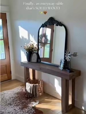 The most complimented item in my home. It is GORGEOUS 🤩 #entryway #entrywaytable #consoletable #farmhouse #westernhome 