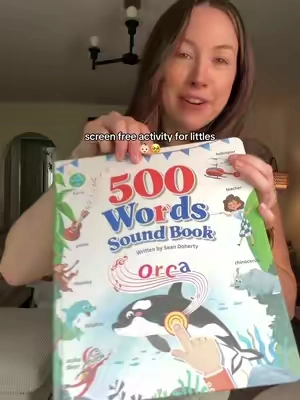 The perfect screen free activity to take with you! #screenfreeactivities #screenfreetoddleractivities #travelingwithkids #busybookforkids