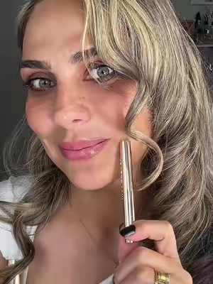 انستازيا رطوبة وعناية بالشفاه #fyp #foryoupage #viral 