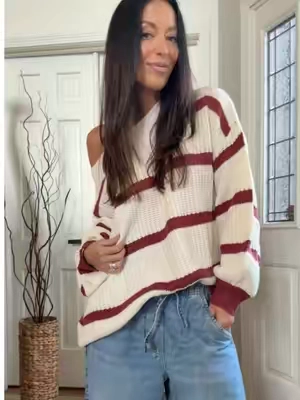 This oversized striped sweater. The way I longed for her. The FOMO I had. I wanted this one. In this color. And I FINALLY got her. She was worth the wait. Feels like you’re wearing a blanket. Sweater weather is coming and now. I’m ready. 