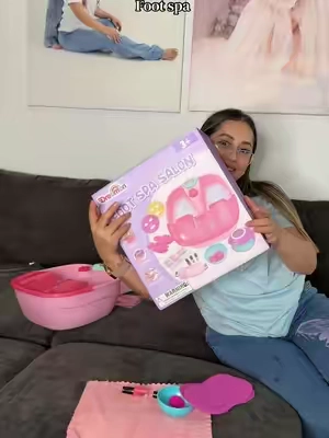 La tina incluye todos sus accesorios para que ellas se sientan como en un spa #juguetesdeniñas 