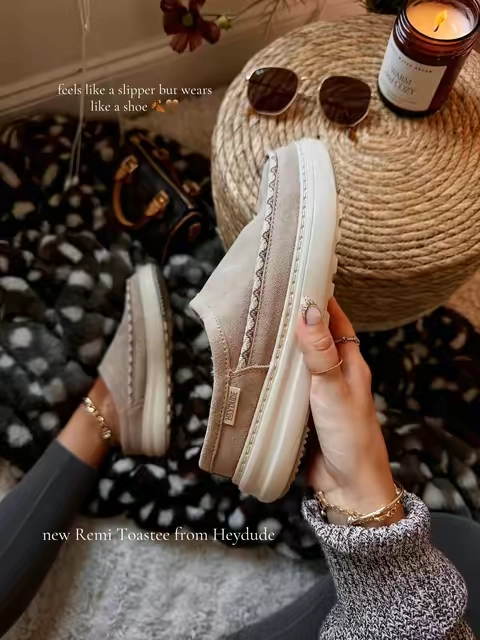remi toastee from @HeyDude #heydudeshoes #suedeboots #slippershoes #remitoastee 
