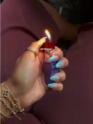 The cutest girly lighter, and it’s refillable. ✨ #lighter #girlythings #lipsticklighter #refillablelighter 