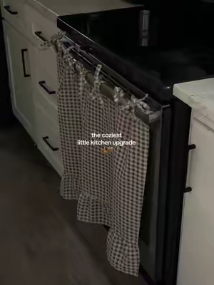 #cozykitchen #gingham #kitchendecor #cozyhome 