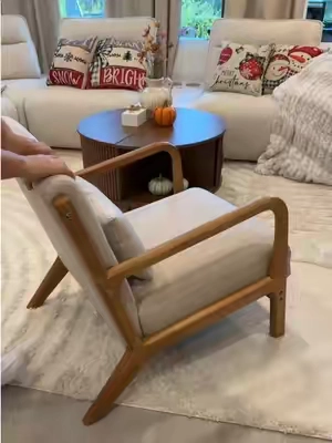 Me encanta el toque tan bonito que le dió esta silla a nuestra sala, su diseño se adapta bien en salas pequeñas  #livingroomchair #homedecor #armchair #BackToSchool #TikTokshopbacktoschool 