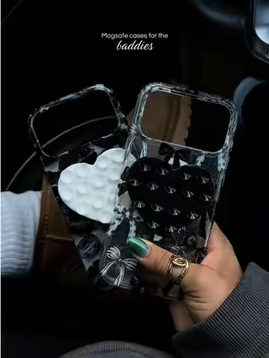 which one are you picking?? 🖤 @Velvet Caviar #velvetcaviar #phonecase #cutephonecases #halloweenphonecase #TikTokshopbacktoschool 