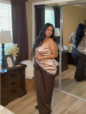 We all need a good pair of trousers and a cute satin top 10/10 loved it 🤎✨✨ #tiktokshop#paratiiiiiiiiiiiiiiiiiiiiiiiiiiiiiii#OOTD#outfitinspo# #WaktunyaBRB 