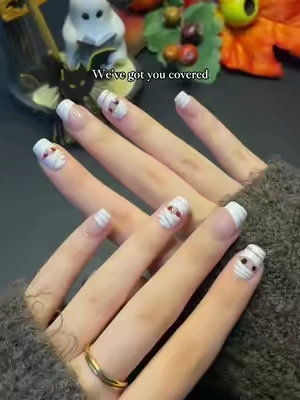 Your Halloween nails have entered the chat. 🕸️🕯️🌙 Playful, spooky, and ready for everything from pumpkin carving to Halloween night. A fresh new set for your October rotation. #CurvLife #halloween #pressonnails #spookyseason #nailart 