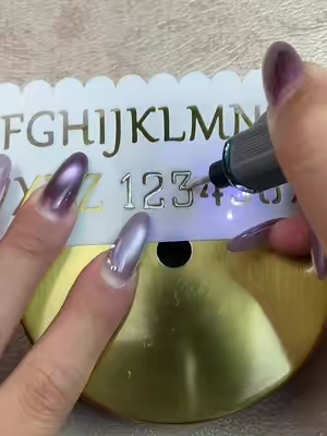 One little engraving pen can turn everyday stuff into something personal. Engrave wood, glass, metal tags, pocket knives, and more with the cordless pen, multiple bits, stencils, and practice pieces included. A pretty cool tool for DIY projects or handmade gifts. #EngravingBen #EngravingTool #BackToSchool #DIYCrafts #TikTokshopbacktoschool