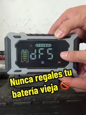 Un cargador para casi todo lo que tengas en tu taller. Tu batería necesita mantenimiento incluso cuando no estás manejando. Observa la carga de tu batería en tiempo real. La pequeña herramienta de taller que podría evitar un gran dolor de cabeza. #cartools #garagetools #charger#TikTokShop #MexicanTikTok