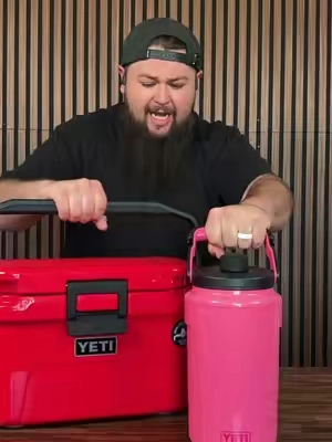 The YETI Silo Half Gallon Jug with Chug Cap 🧊 Check link for current pricing #yeti #silo #halfgallon #tiktokshopcreatorpicks #hydration 