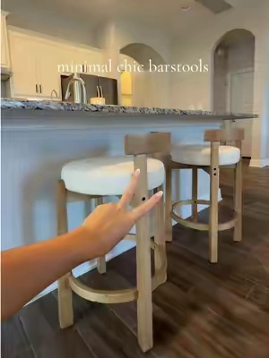 Running back for 2 more 🏃🏽‍♀️ #barstools #barstool #chairs #homedecor #kitchendesign 