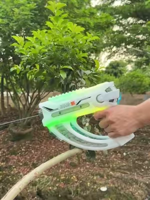 This cool electric water gun can fascinate all children#childrentoys #cool#tiktokshop #electricwatergun #waterguntoy 