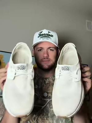Grab them before they run out! @HeyDude  #tiktokshopcreatorpicks #TikTokshopbacktoschool #heydude #heydudeshoes #sale 