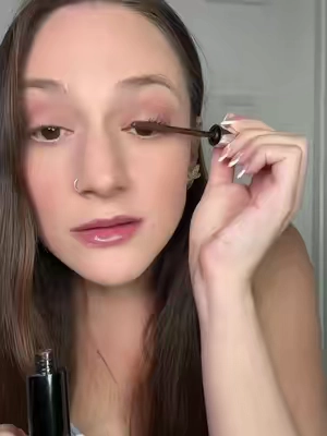Tubing mascara for volume and length 
