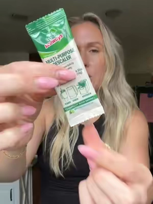 I should have known that warm water and vinegar wouldn’t clean ✨clean✨ my ice maker 😫 it’s just not effective at breaking down all those mineral buildups. And it also made my ice taste NASTY! So glad I switched to these bc 🤢 kinda afraid to run it through my coffee maker… #icemakercleaning #icemachine #descaler #citricacid #cleaninghacks 