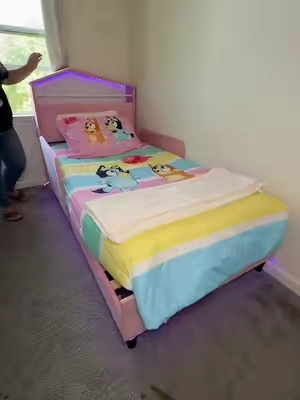 Bonita base de cama tamaño twin con luces led para niños!#bedframe #kidsroom #momlife #TikTokshopbacktoschool #TikTokShopBlackFriday 