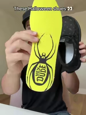 #halloweenshoes #heydudehalloween #heydudeshoes #halloween #tiktokshopcreatorpicks  