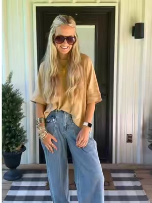 These look for less jeans are too cute and perfect for fall! Love that you can wear them cinched or regular! So comfy and great quality! #tiktokshopcreatorpicks #TikTokshopbacktoschool #falloutfit #jeans #casualfalloutfits 