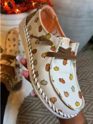 My fall uniform definitely includes HEYDUDE Wendy slip-ons 🍂🤎 #HEYDUDE #HEYDUDEWendy #WendySlipOns #FallShoes #SlipOnShoes 
