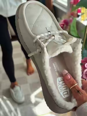 That perfect slipon that’s so cute and cozy @HeyDude #heydude #heydudeshoes #tiktokshopcreatorpicks #TikTokshopbacktoschool 