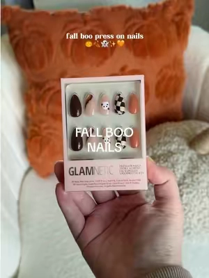 they finally restocked fall boo 🙌🏻🎃 grab yours fast before it’s gone again! #glamnetic #pressonnails #fallnails #spookynails #halloweennails 
