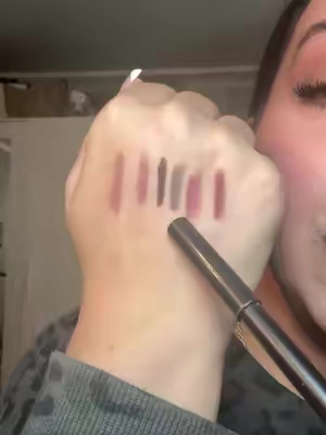 Ughhh these liners are GORGEOUS @M.A.C Cosmetics Store #MACSuperBrandDay #maclippencil #lipliner 