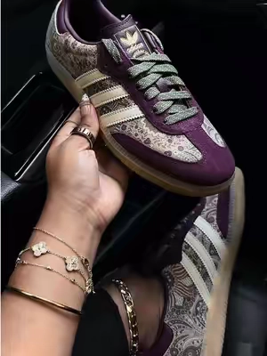 Replying to @yuldaykicks the fancy sambas ❤️‍🔥 #flykicks #adidassamba #adidassambalibertyfloral #sneakerfashion 