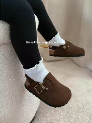 the cutest little clogs for fall 🍂🤎 #clogs  #toddlershoes  #kidsclogs #suedeclogs #fallvibes 