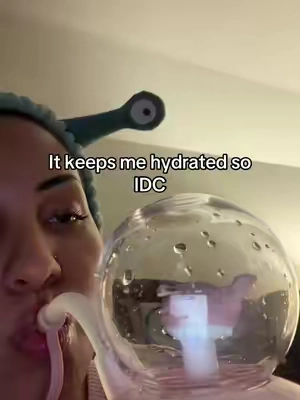 There's no age limit on nonsense & hydration! #hydrationtips #creatorsearchinsights #whalecup @COMO BEBE 