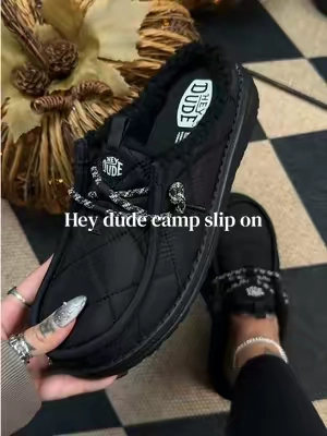 Love these so much 🥹🖤 if you’re a half size you can size up! @HeyDude #heydudeshoes #TikTokshopbacktoschool #falloutfitinspo #cozyoutfit #heydudes 